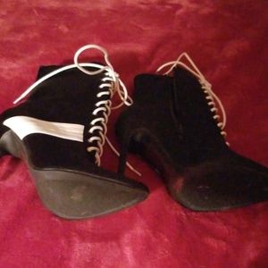 High heel boots